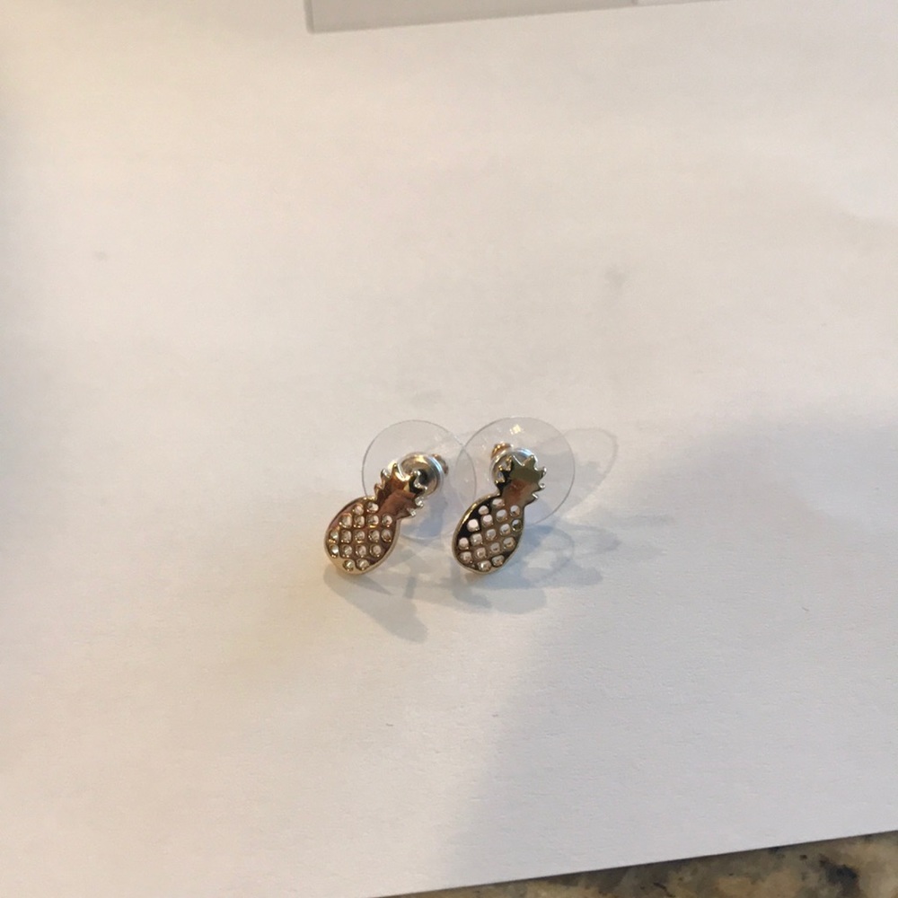 NWT pineapple earrings